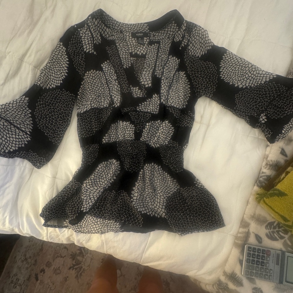 Alfani Black and Gray Patterned Blouse